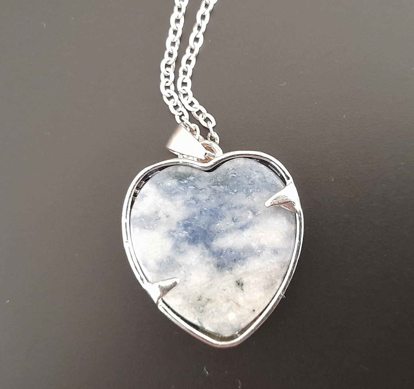 COLLIERS + PENDENTIFS COEURS + ARBRES DE VIE EN PIERRE SODALITE - BIJOUX ARTISANAUX, UNIQUES & ORIGINAUX