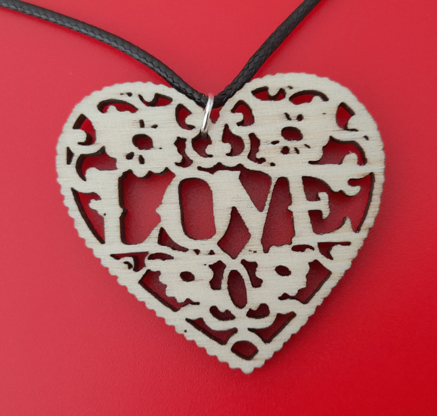 COLLIER + PENDENTIF " LOVE " CŒUR EN BOIS - BIJOU FANTAISIE UNIQUE, ORIGINAL & ARTISANAL
