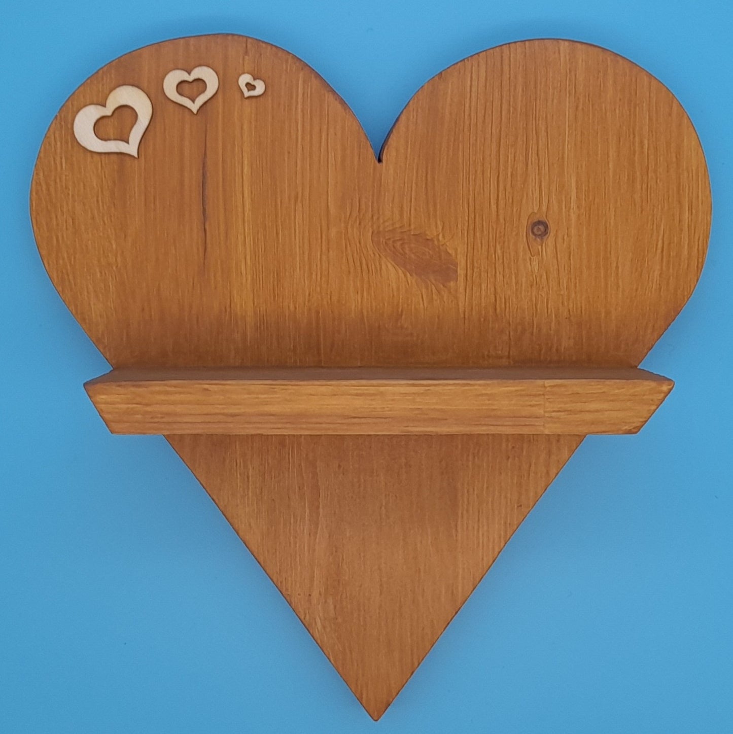 ÉTAGÈRE MURALE COEUR EN BOIS AVEC ENVOL DE 3 COEURS - UNIQUE & ORIGINAL