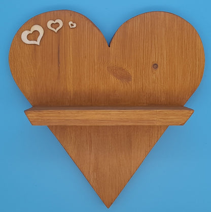 ÉTAGÈRE MURALE COEUR EN BOIS AVEC ENVOL DE 3 COEURS - UNIQUE & ORIGINAL