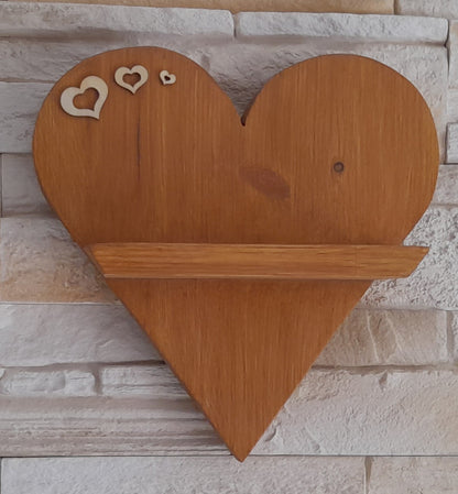 ÉTAGÈRE MURALE COEUR EN BOIS AVEC ENVOL DE 3 COEURS - UNIQUE & ORIGINAL