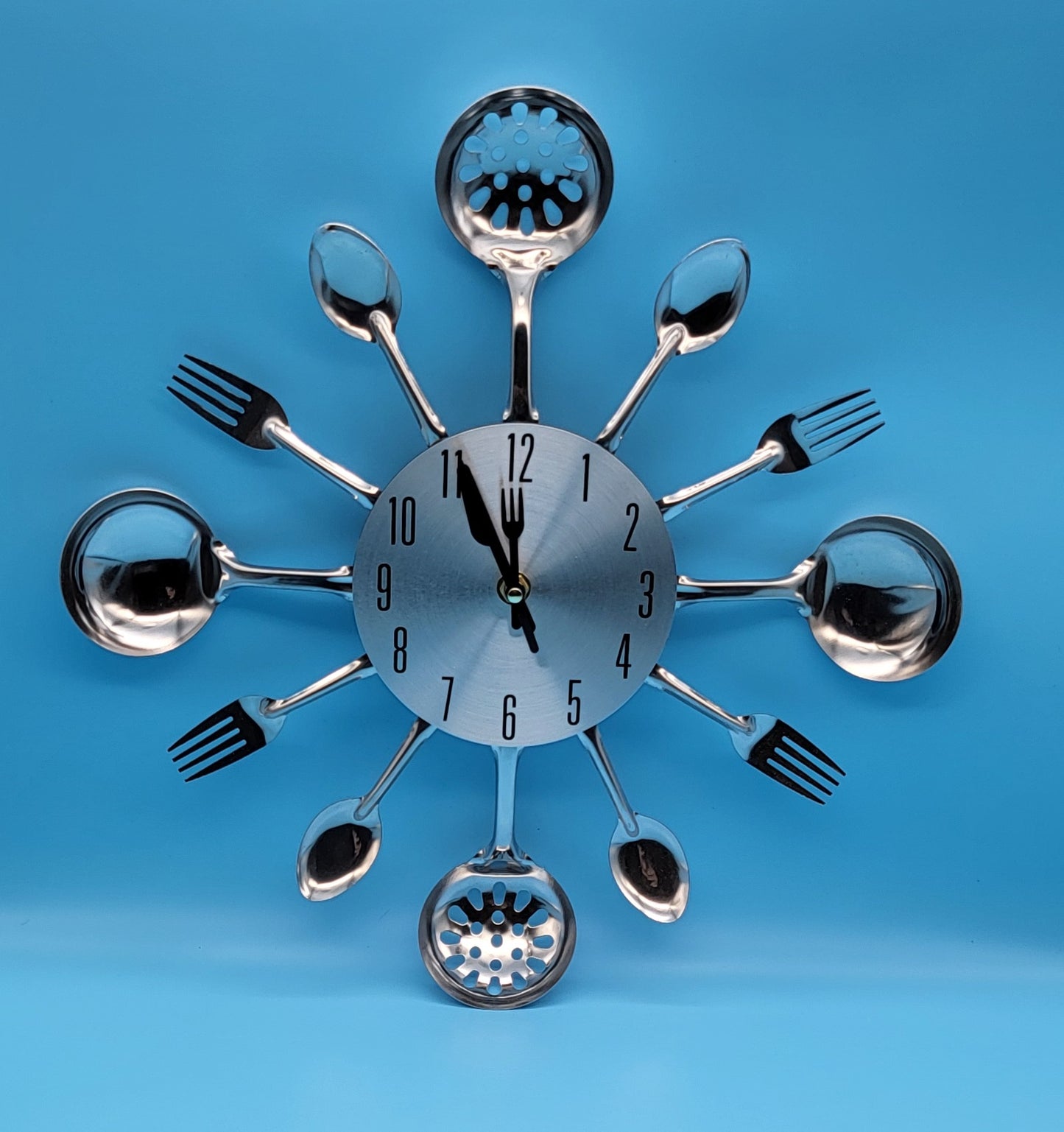HORLOGE DE CUISINE MURALE " 12 COUVERTS " EN INOX - DESIGN ORIGINAL & RÉALISTE