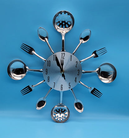 HORLOGE DE CUISINE MURALE " 12 COUVERTS " EN INOX - DESIGN ORIGINAL & RÉALISTE