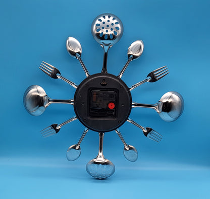 HORLOGE DE CUISINE MURALE " 12 COUVERTS " EN INOX - DESIGN ORIGINAL & RÉALISTE