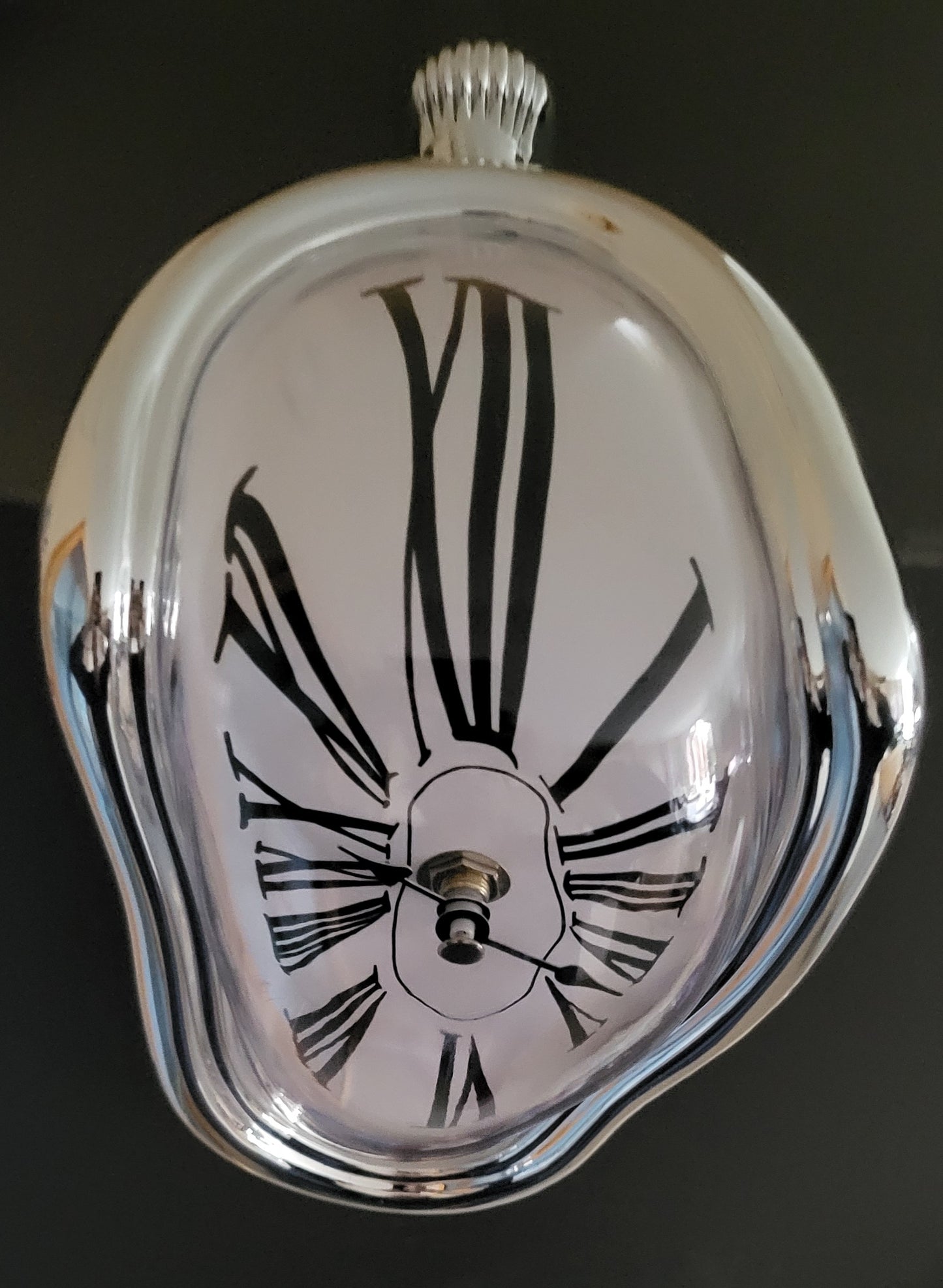 HORLOGE A POSER STYLE " MONTRE FORME DÉFORMÉE FONDUE " - DESIGN ORIGINAL & REALISTE