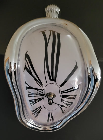 HORLOGE A POSER STYLE " MONTRE FORME DÉFORMÉE FONDUE " - DESIGN ORIGINAL & REALISTE