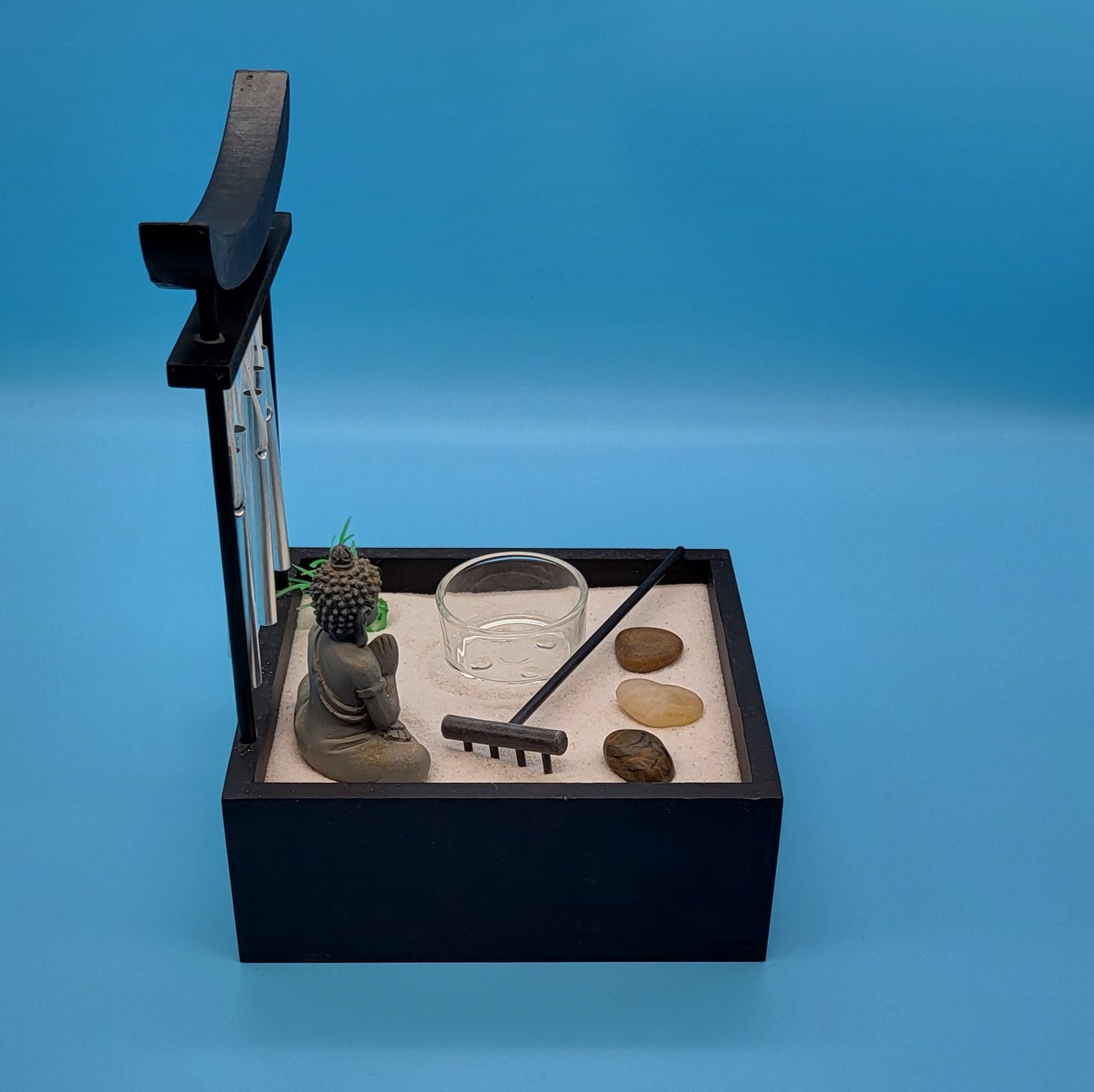 JARDIN ZEN EN BOIS DÉCORÉ DE CARILLONS EN MÉTAL + TIROIR