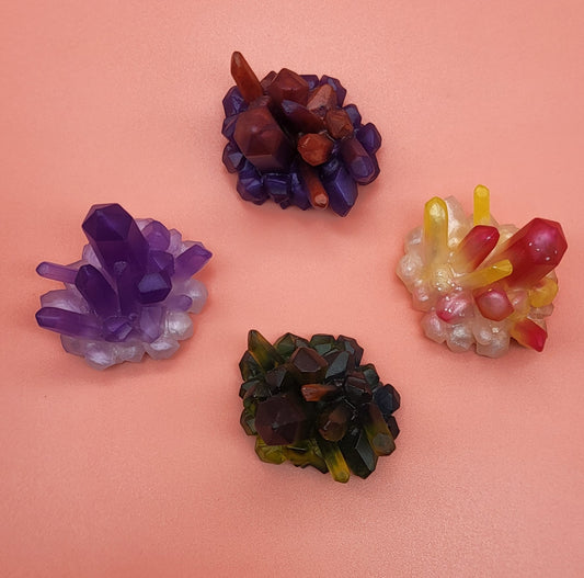 DÉCORATION GRAPPE DE CRISTAUX 3D RELIEFS EN RÉSINE - DIVERS COLORIS UNIQUES, ARTISANAUX & ORIGINAUX