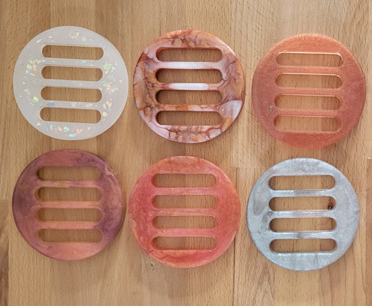 SUPPORTS À SAVONS FORME " PAILLASSE " RONDE " 2 en 1 " Collection « MIKA ! » - UNIQUES, ORIGINAUX & ARTISANAUX