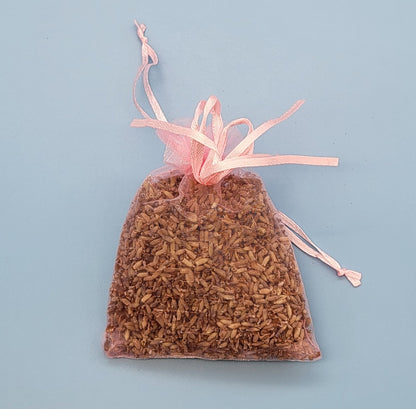 LAVANDE DE PROVENCE EN SAC D'ORGANZA ROSE OU BLEU AU CHOIX – DÉCORATION ARTISANALE & LOCALE