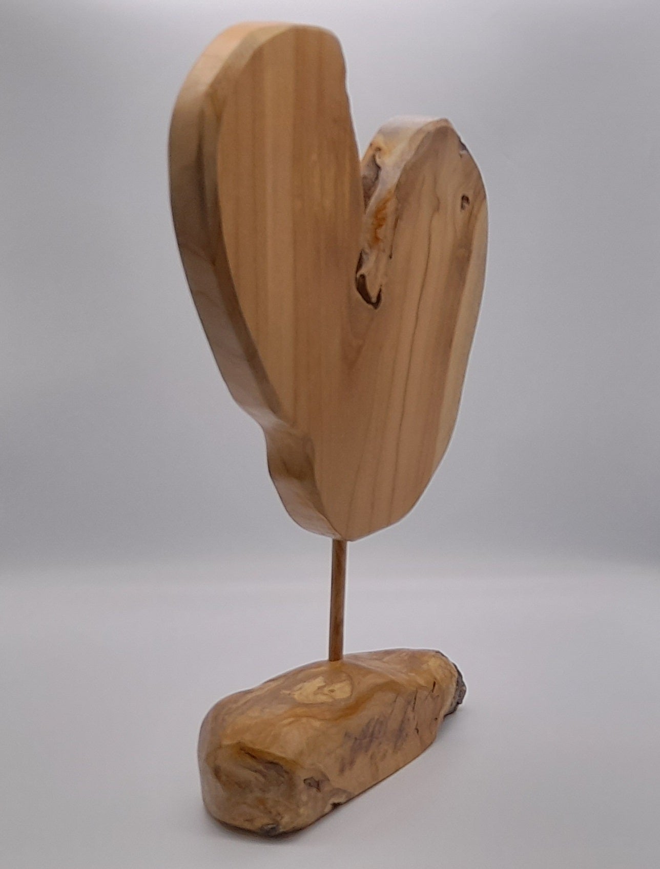 GRANDE SCULPTURE "JOLI COEUR" EN TECK + SOCLE EN BOIS D'OLIVIER - UNIQUE, ARTISANALE & ORIGINALE