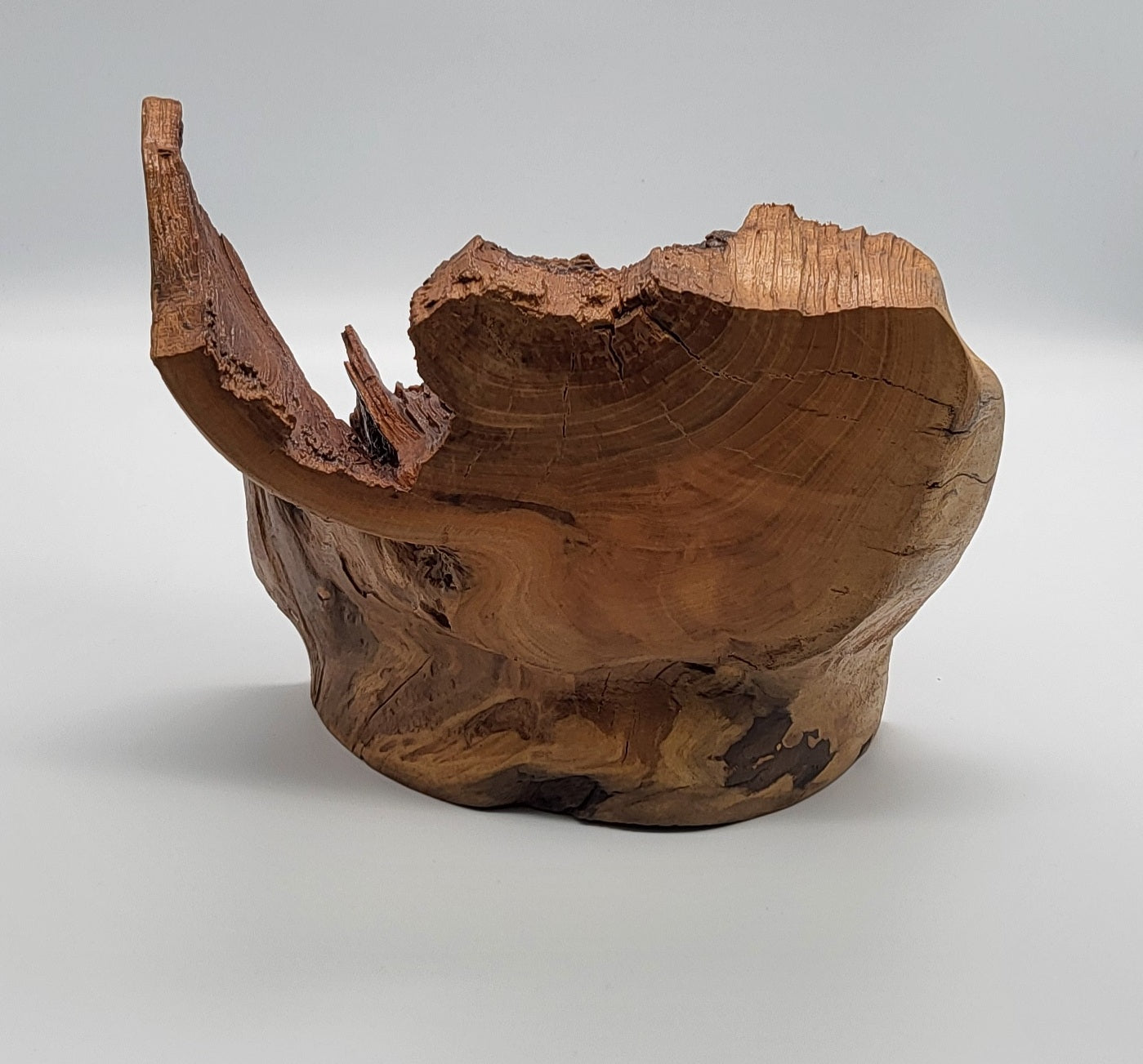 SCULPTURE " PIC ABSTRAIT " EN BOIS DE CERISIER - UNIQUE, ARTISANALE & ORIGINALE