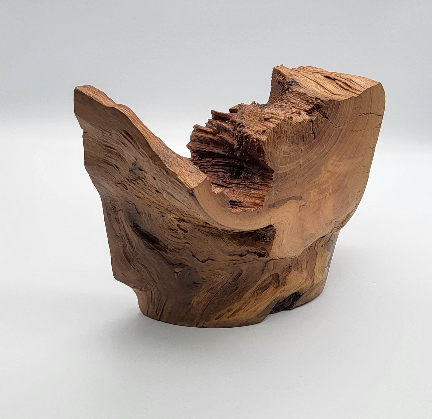 SCULPTURE " PIC ABSTRAIT " EN BOIS DE CERISIER - UNIQUE, ARTISANALE & ORIGINALE