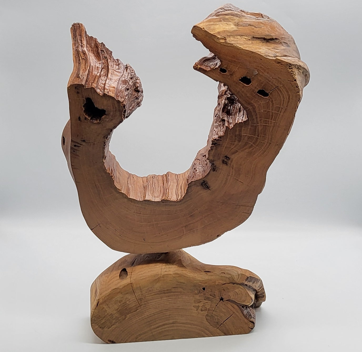 SCULPTURE "FER A CHEVAL" EN BOIS DE CERISIER SUR SOCLE - UNIQUE, ARTISANALE & ORIGINALE